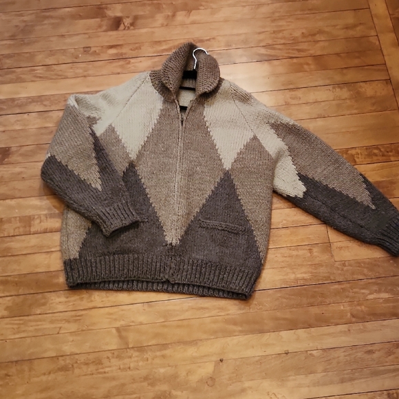 Men's Geometric Pattern Sweater - Gray and Brown